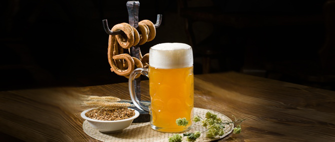 Пивовар Марек Пьетонь из города Острава (Чехия) создал уникальное пиво, в состав которого кроме прочих ингредиентов входит также золото. В