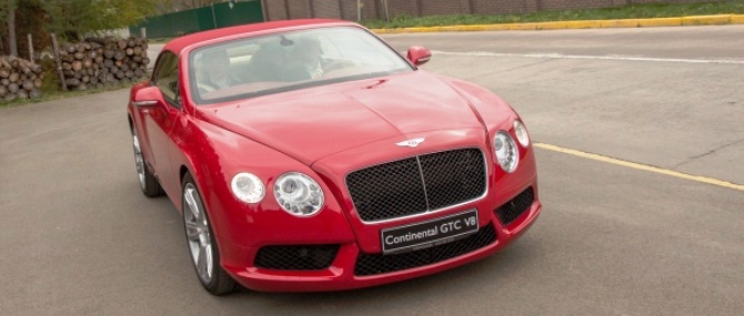 Впервые Bentley Continental GTC был показан в 2006 году, теперь же его создатели решили серьезно усовершенствовать модель.